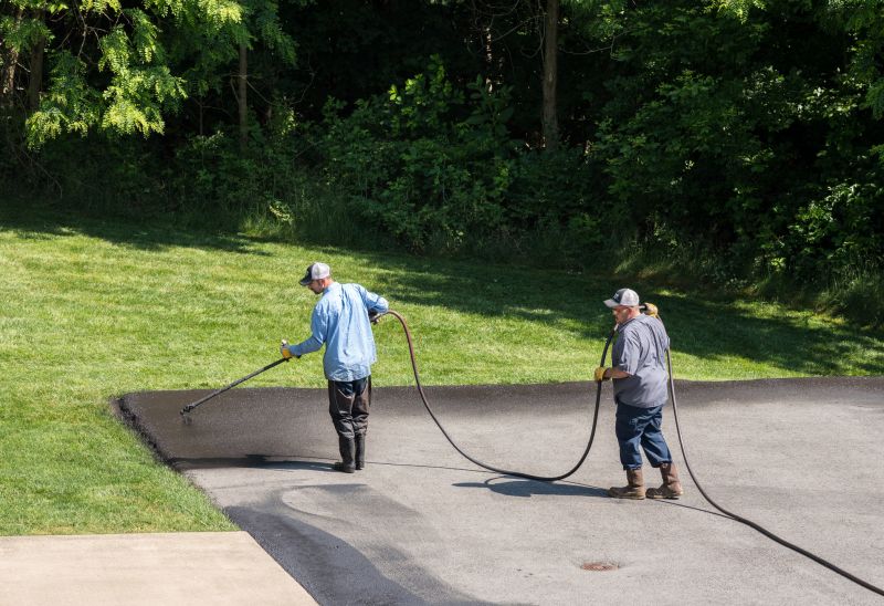 Who Does Asphalt Sealings